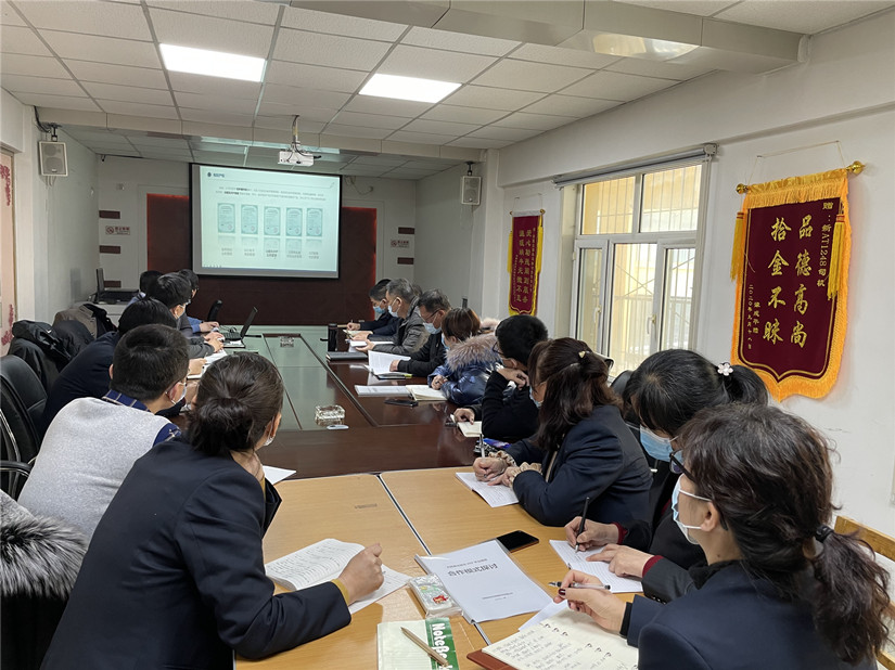 1614742711713319.jpg 圖為:“出租車ERP平臺項(xiàng)目”洽談現(xiàn)場_副本.jpg